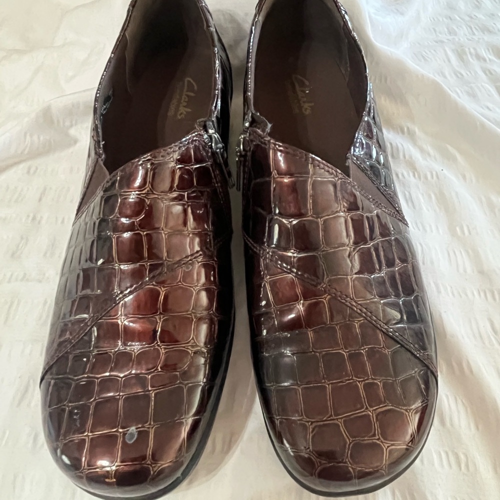 Clarks Bendables Alligator Pattern Shoes - image 1